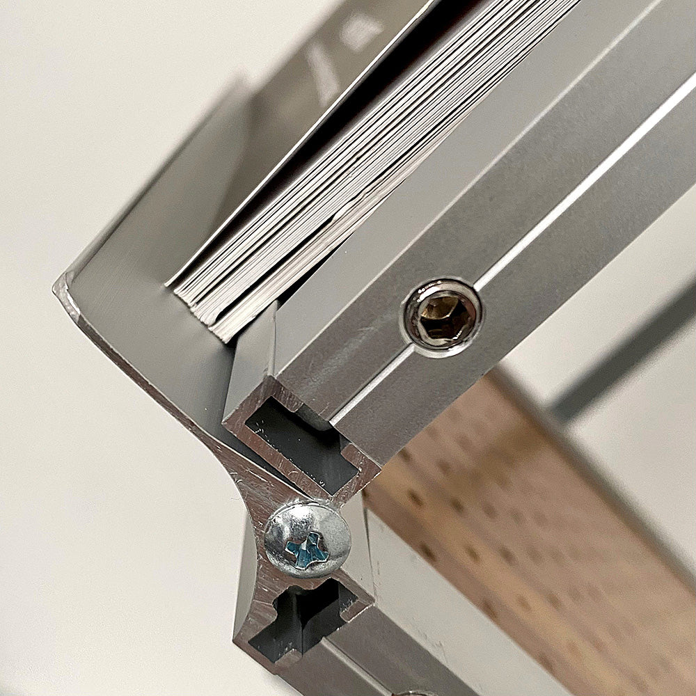 Flex Prospektständer, Aluminium mit Holzregalen, 6 x A4, Silber