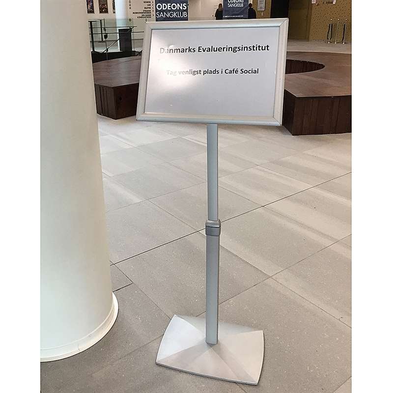Flex-Infoständer mit Klapprahmen – verstellbarer Infoständer in mehreren Rahmenformaten, silber
