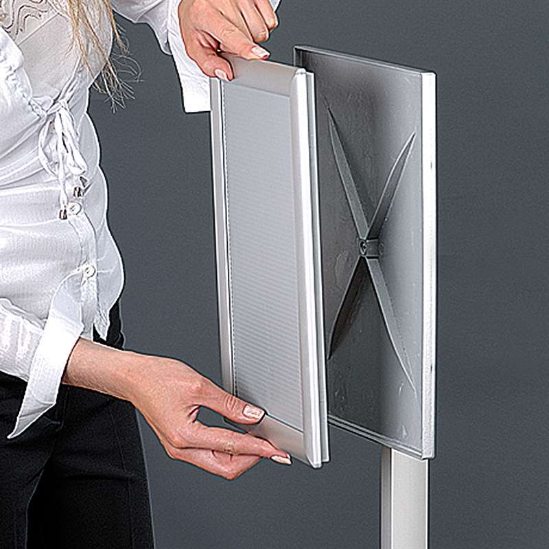 Flex-Infoständer mit Klapprahmen – verstellbarer Infoständer in mehreren Rahmenformaten, silber