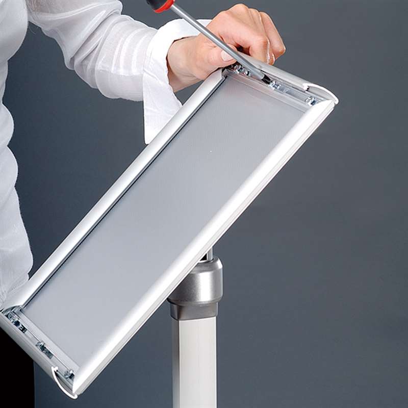 Flex-Infoständer mit Klapprahmen – verstellbarer Infoständer in mehreren Rahmenformaten, silber