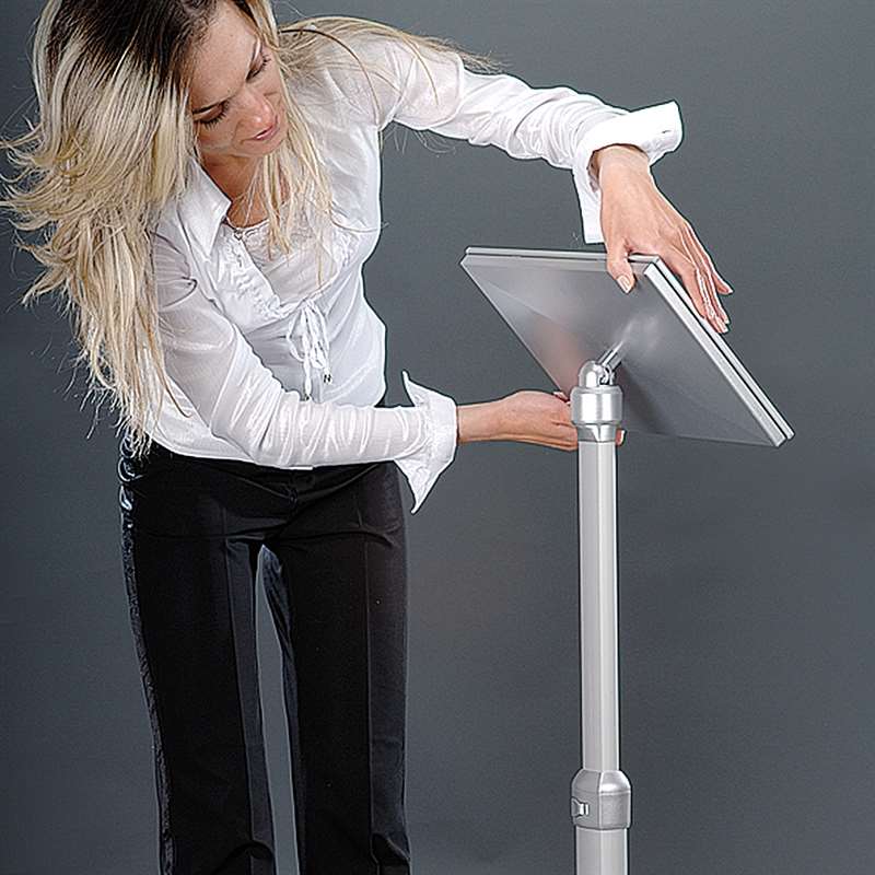 Flex-Infoständer mit Klapprahmen – verstellbarer Infoständer in mehreren Rahmenformaten, silber