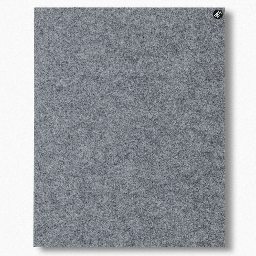 Magnetische und schallabsorbierende, filzbezogene Pinnwand 100 x 150 cm – Buzzifelt Stone Grey